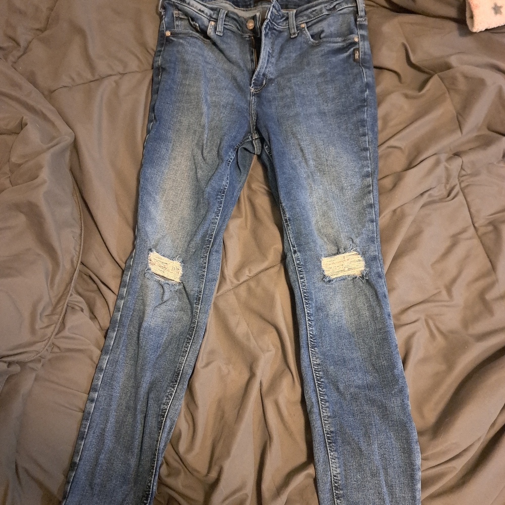Distressed Silver Jeans Skinny Leg